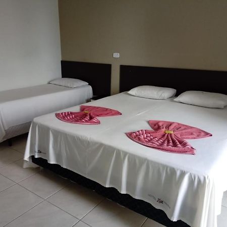 Hotel Zm Premium Cosmopolis Exterior foto
